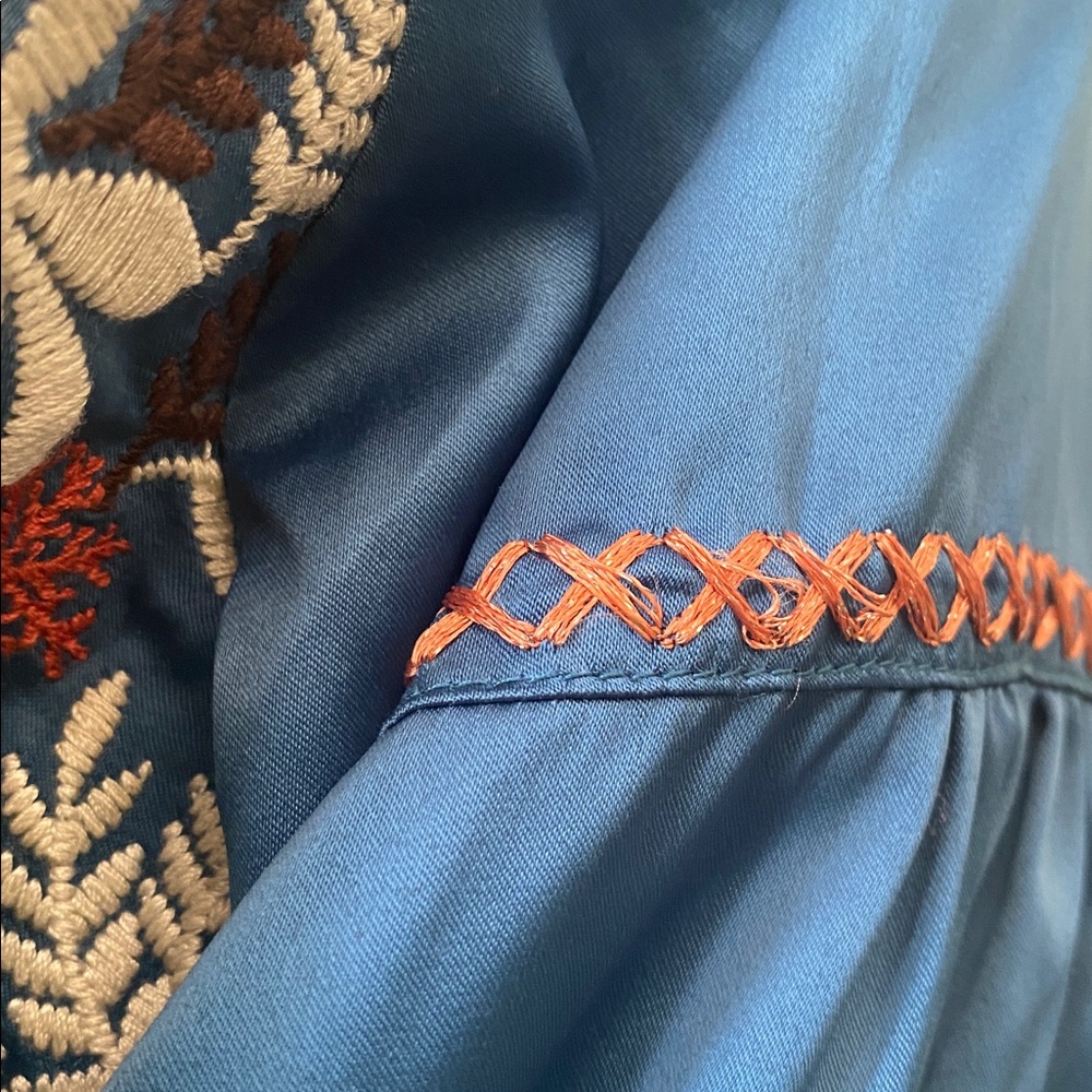 Hazel Blue Floral Embroidered Rodeo Festive Blouse NWoTs - Picture 13 of 13